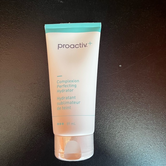 Proactiv+ Complexion Perfecting Hydrator - Picture 3 of 3